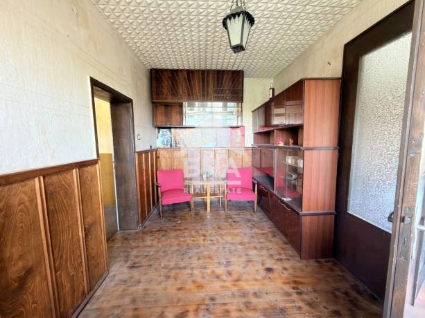 Къща за продажба в гр. Дебелец, област Велико Търново