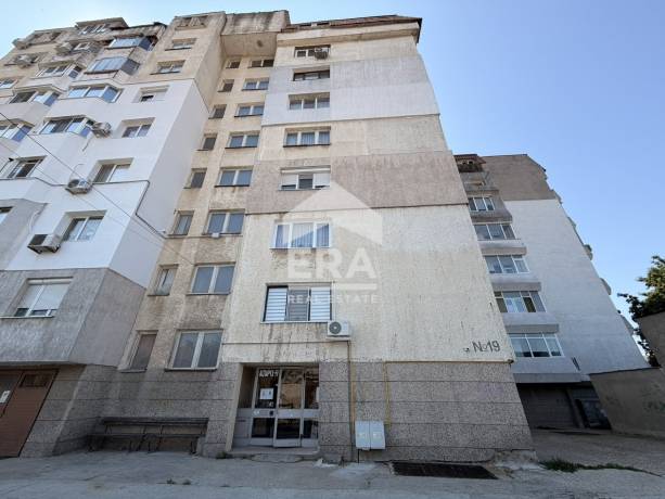 Тристаен апартамент за продажба в Център, Силистра