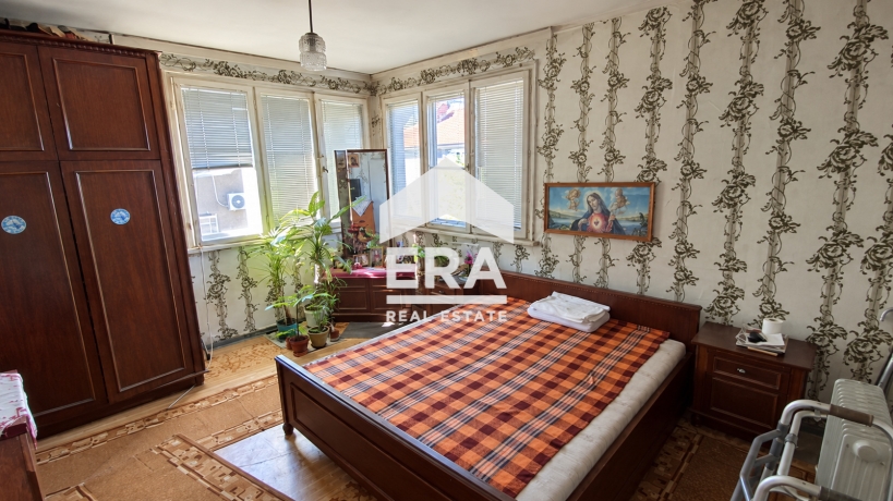 Етаж от къща за продажба в кв. Родина 1, Русе