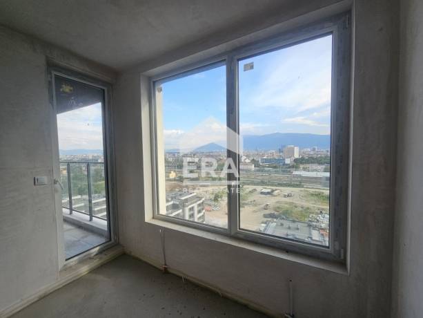 Тристаен апартамент за продажба в кв. Банишора, София