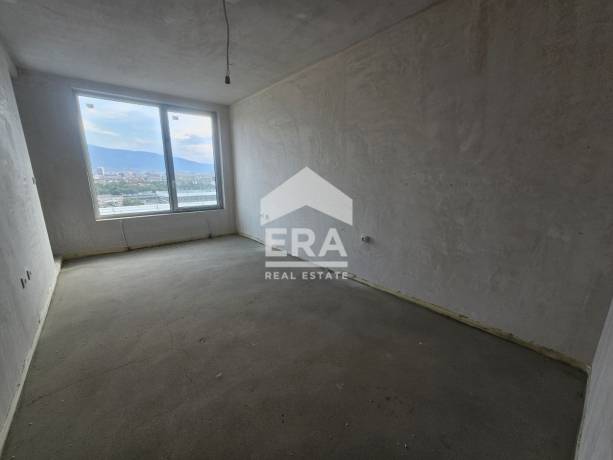 Тристаен апартамент за продажба в кв. Банишора, София
