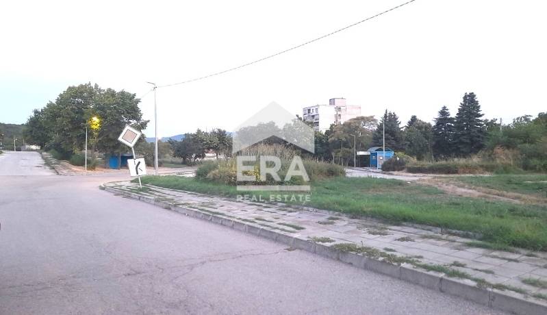 Парцел в регулация в централната част на кв. Повеляново град Девня, област Варна