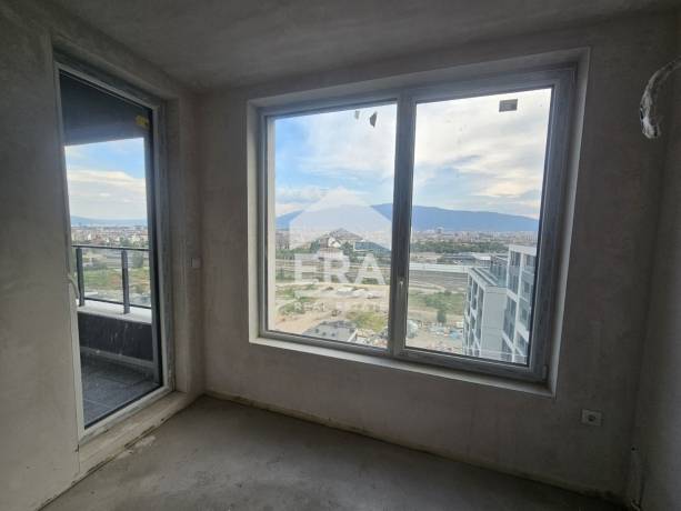 Тристаен апартамент за продажба в кв. Банишора, София