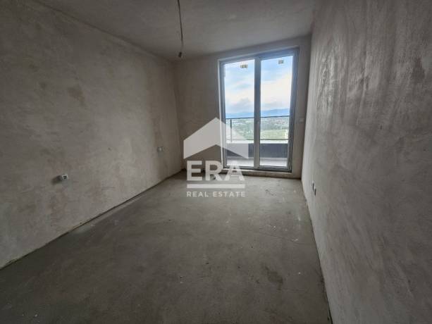 Тристаен апартамент за продажба в кв. Банишора, София