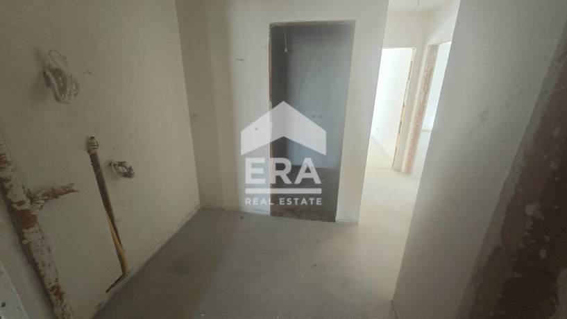 ЕРА ФАМИЛИЯ ПРОДАВА ТРИСТАЕН АПАРТАМЕНТ С ПРИЛЕЖАЩ ДВОР 35 КВ.М. В МАЛИНОВА ДОЛИНА