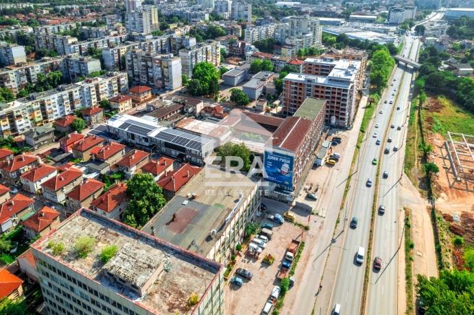 Промишлен обект със собствен терен и отличен потенциал.