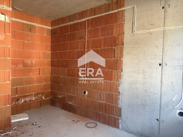 ЕРА Сити Център продава двустаен апартамент ново строителство в кв. "Три чучура - север"