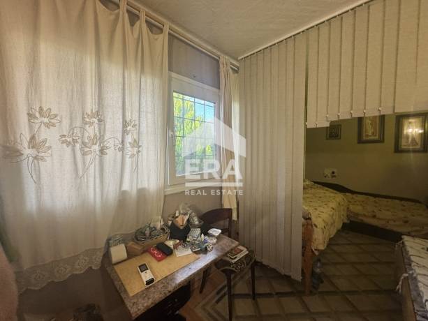 Продава се малка къща в с. Длъгнево