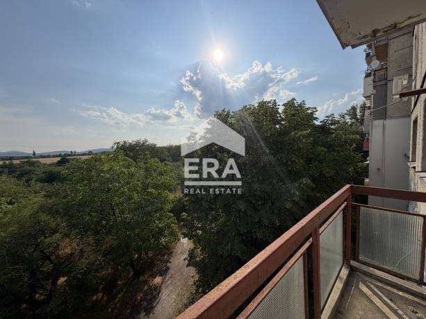 САМО В ЕРА! ЕРА Сити Център продава двустаен апартамент в кв. "Три чучура -юг"