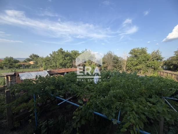 Къща за продажба в с. Куцина, област Велико Търново