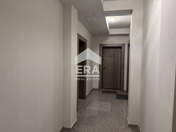 САМО в ЕРА ВИЗИЯ! Просторен едностаен апартамент със собствен двор в кв. "Кайсиева градина" за продажба, с площ от 49 кв.м
