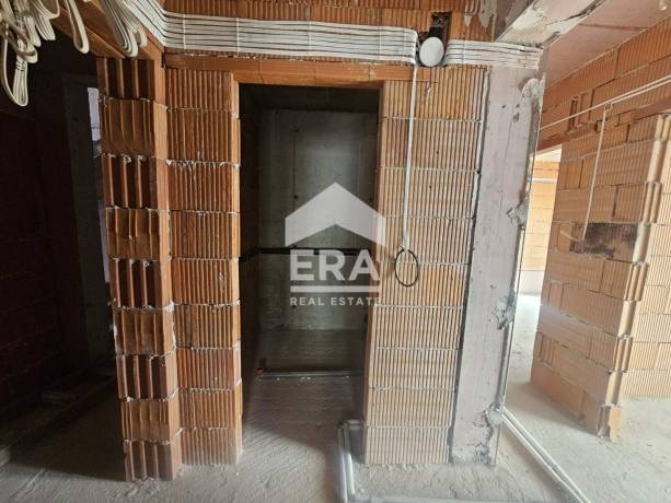 Тристаен апартамент до метростанция Хан Кубрат