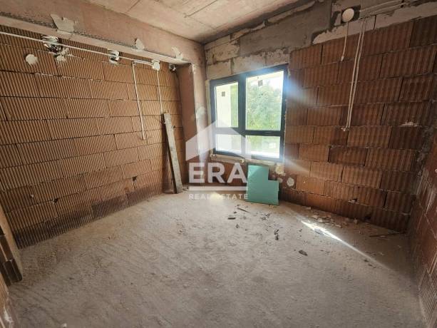 Тристаен апартамент до метростанция Хан Кубрат
