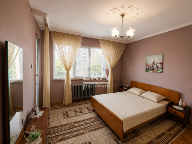 САМО В ЕРА! ЕРА ПЛЕВЕН СИТИ предлага за продажба 3-стаен апартамент в Центъра на гр. Плевен