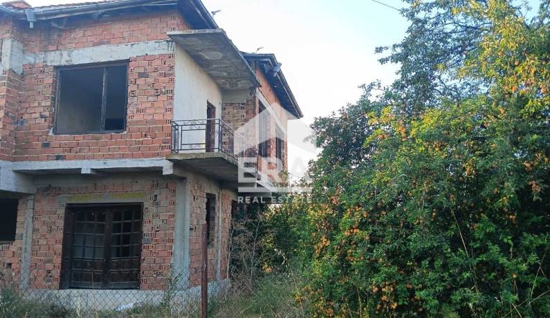 САМО В ЕРА! ЕРА Сити Център продава масивна двуетажна къща в село Калояновец