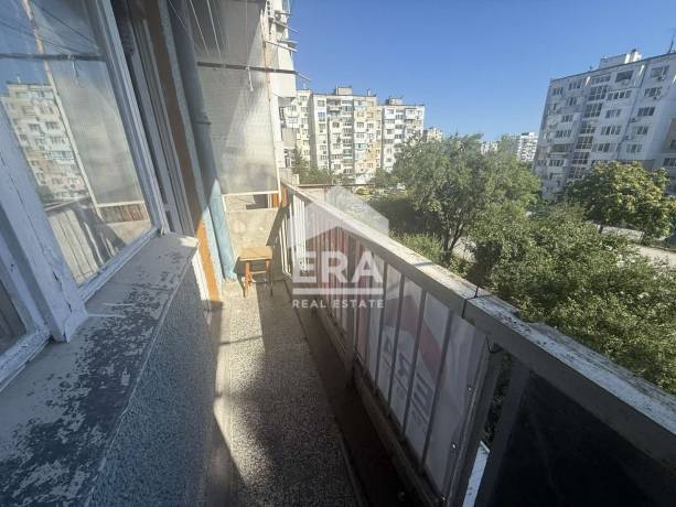 Двустаен панелен апартамент в жк Възраждане 3 град Варна