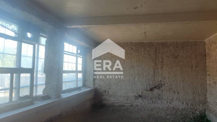 Само в ЕРА Визия! Магазин, разположен на партерно ниво в кв. Повеляново за продажба, с площ от 61,57 кв.м