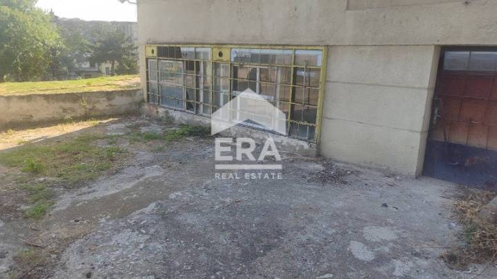 Само в ЕРА Визия! Магазин, разположен на партерно ниво в кв. Повеляново за продажба, с площ от 61,57 кв.м