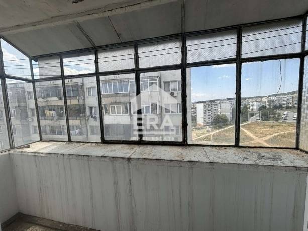 Двустаен, ексклузивен, югозападен апартамент за продажба, в кв. Владиславово бл. 33, Варна