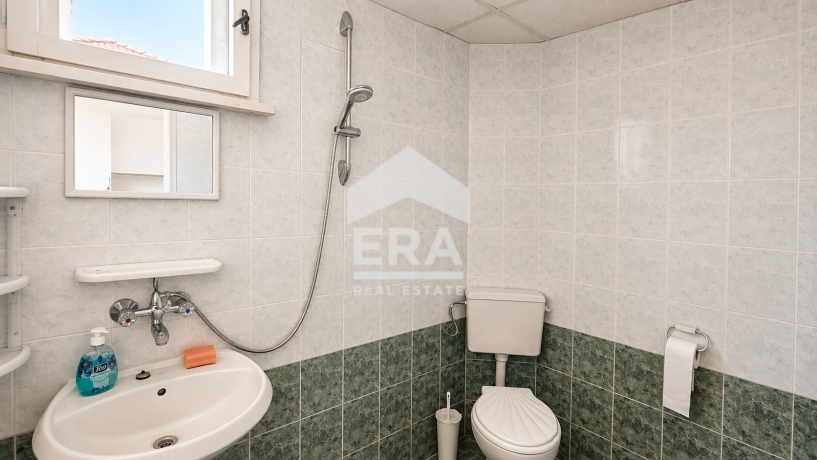 Етаж от къща за продажба в кв. Вароша, Търговище
