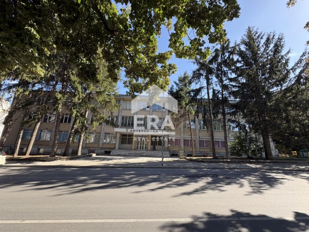 Бизнес имот за продажба в кв. Градска болница, Добрич
