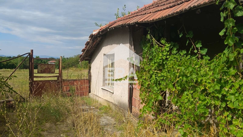 Къща за продажба в с. Ковач, област Стара Загора