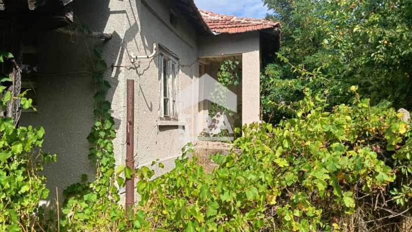 Къща за продажба в с. Ковач, област Стара Загора