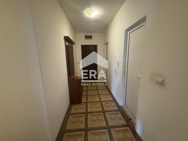 Тристаен апартамент за продажба в Център, Хасково