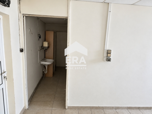 Бизнес имот за продажба в кв. Дружба 3, Русе