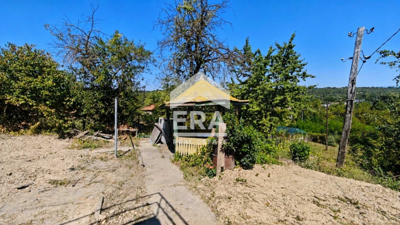 Къща за продажба в кв. Вилна зона, Търговище