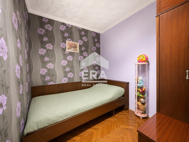 Двустаен апартамент за продажба в кв. Римска гробница, Силистра