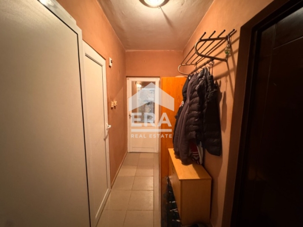 Двустаен апартамент за продажба в кв. Владислав Варненчик 1, Варна