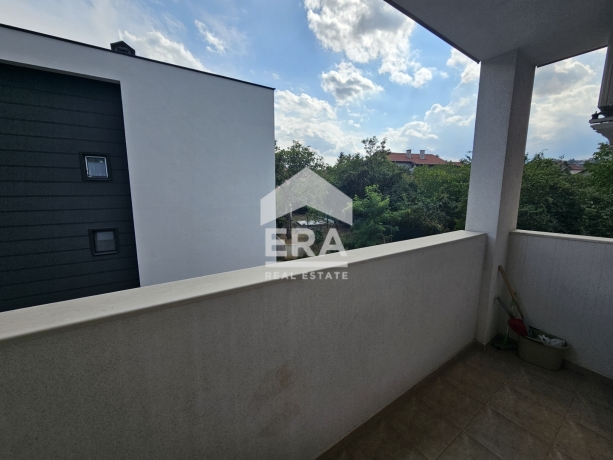 ERA Living предлага двустаен апартамент под наем в кв. Горна баня
