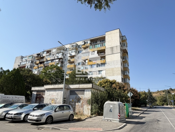 Двустаен апартамент за продажба в кв. Кайсиева градина, Варна