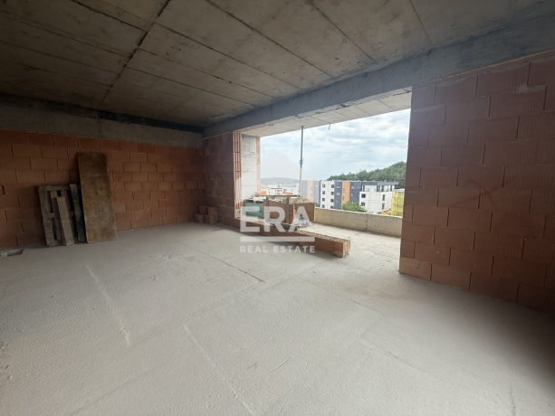 Тристаен апартамент за продажба в кв. Виница, Варна