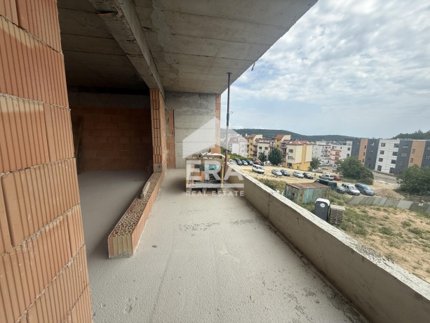 Тристаен апартамент за продажба в кв. Виница, Варна