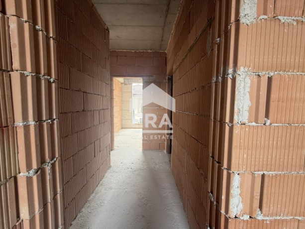 Тристаен апартамент за продажба в кв. Виница, Варна