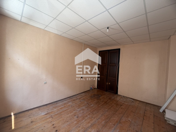 Етаж от къща за продажба в Център, Габрово