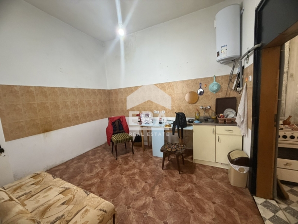 Етаж от къща за продажба в Център, Габрово