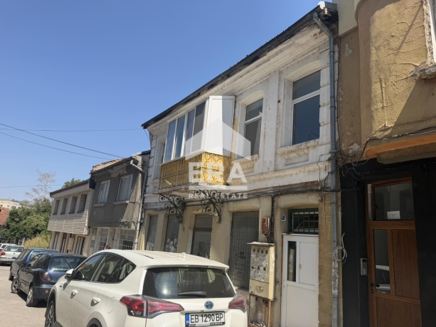 Етаж от къща за продажба в Център, Габрово
