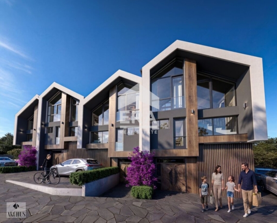 Продава се триетажна къща с площ 125 кв.м в м-ст Ален Мак, гр. Варна