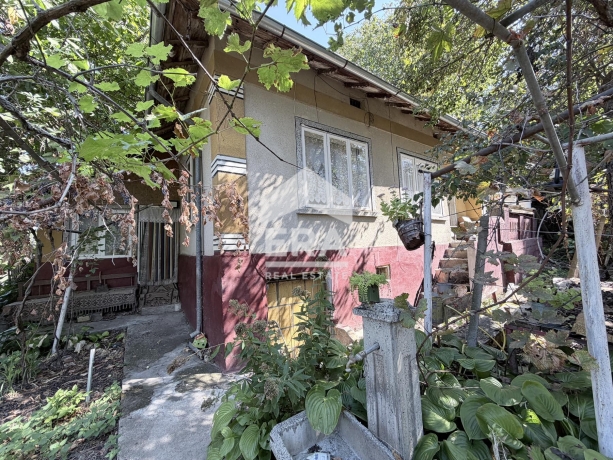 Къща за продажба във Ветрен, област Силистра