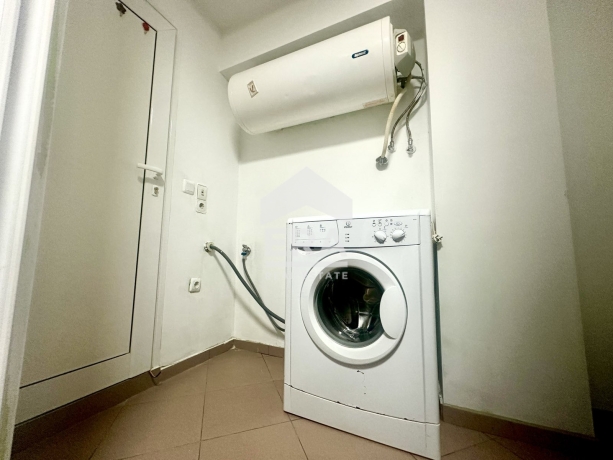 Двустаен апартамент за продажба в кв. Колхозен пазар, Варна