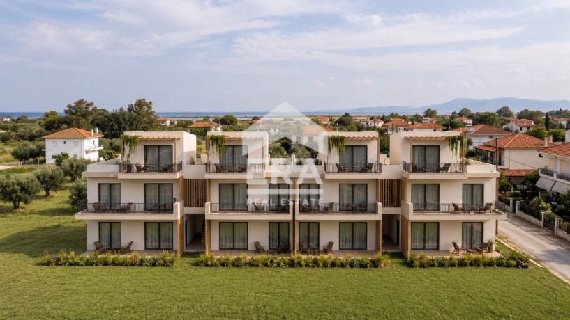 Двустаен апартамент с голям собствен двор в IRINI HOMES -Гърция, плаж Меси