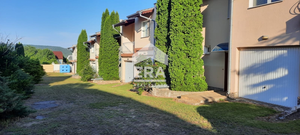 Редова къща за продажба в Рогачево, област Добрич