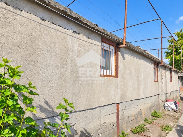 Къща за продажба в Промишлена зона – Юг, Хасково