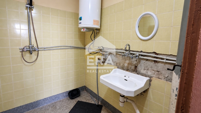 Четиристаен апартамент за продажба в кв. Боровец, Търговище