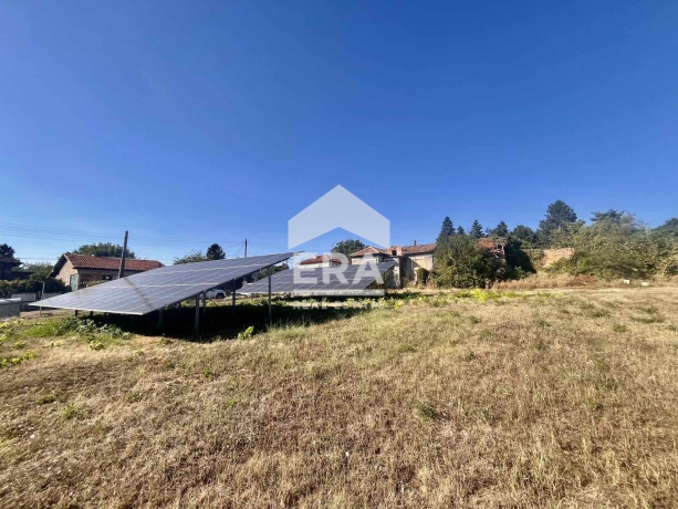 Инвестиционен имот със соларен парк (30 kW) в с. Батишница