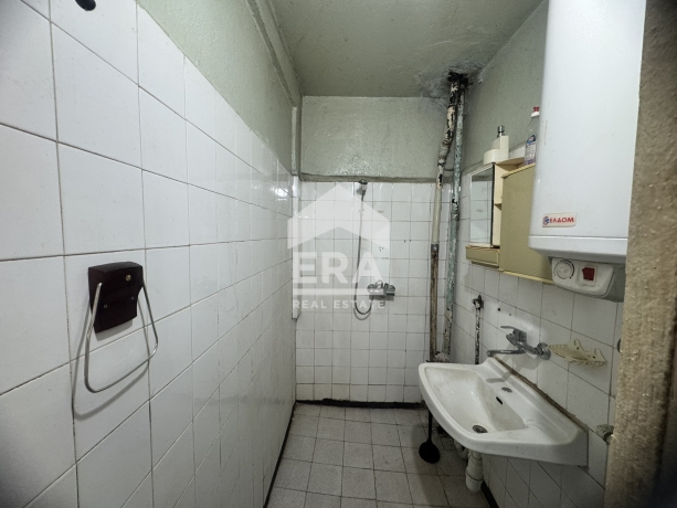 Тристаен апартамент за продажба в кв. Окръжна болница, Варна