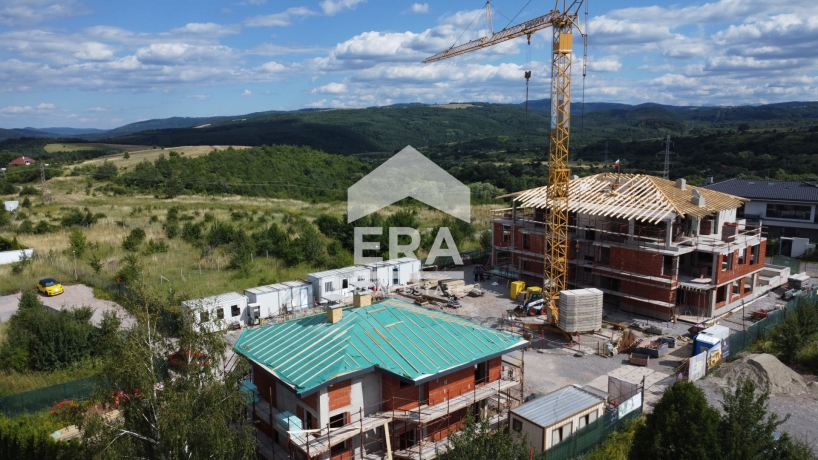 Тристаен апартамент за продажба в Бистрица, София